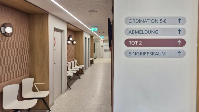 Empfangsbereich im UROMED Kompetenzzentrum Urologie 1150 Wien